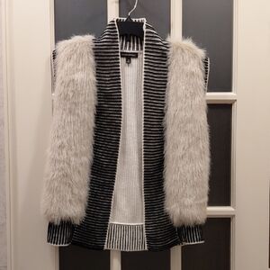 "Banana Republic" Black and White Knit Cardigan with Faux Fur. Perfect Condition